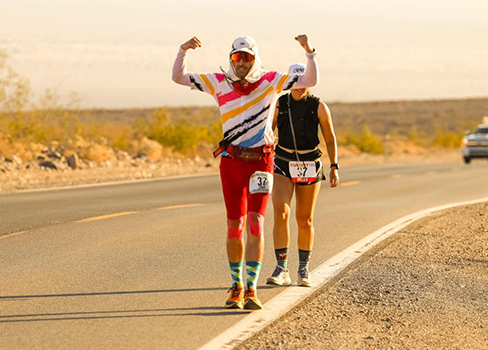 Läufer beim Badwater Ulramarathon