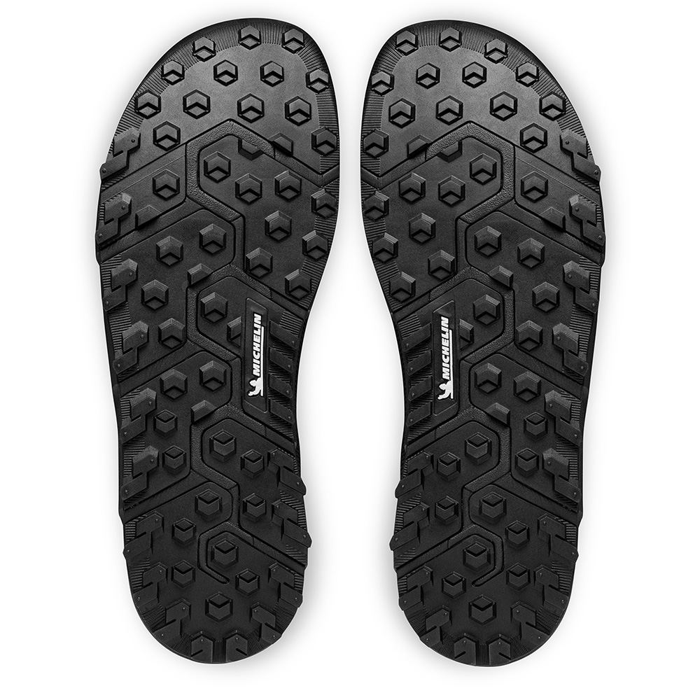 Die Michelin Sohle des Joe Nimble motionToes in schwarz von unten