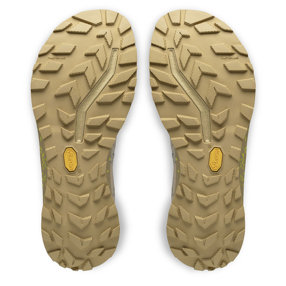 Due Vibram Sohle Joe Nimble Trail Addict Pro-R Trail Laufschuh Paar in Beige von unten