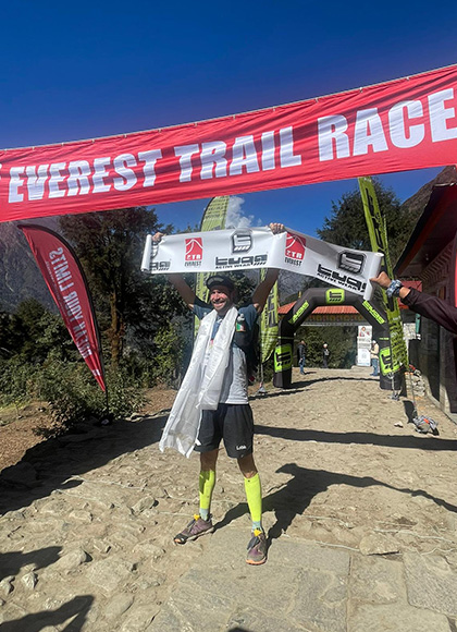 Athlet Lord Jens Kramer im Ziel nach einem Marathon