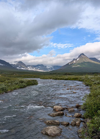 Gröna Bandet - Fluss und Berge