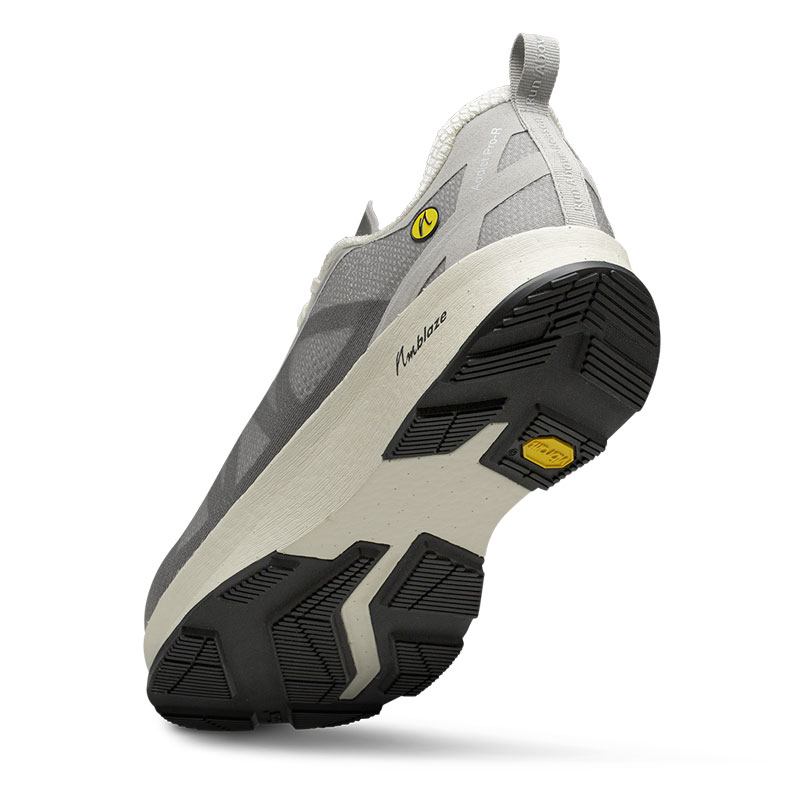 Die Vibram Sohle des Joe Nimble Addict Pro-R Laufschuh in grau
