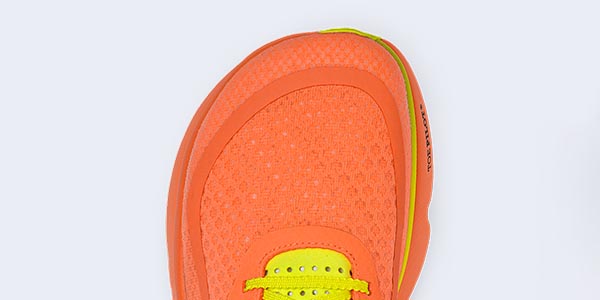 Slingshot neon-gelb - Closeup auf breite Zehenbox