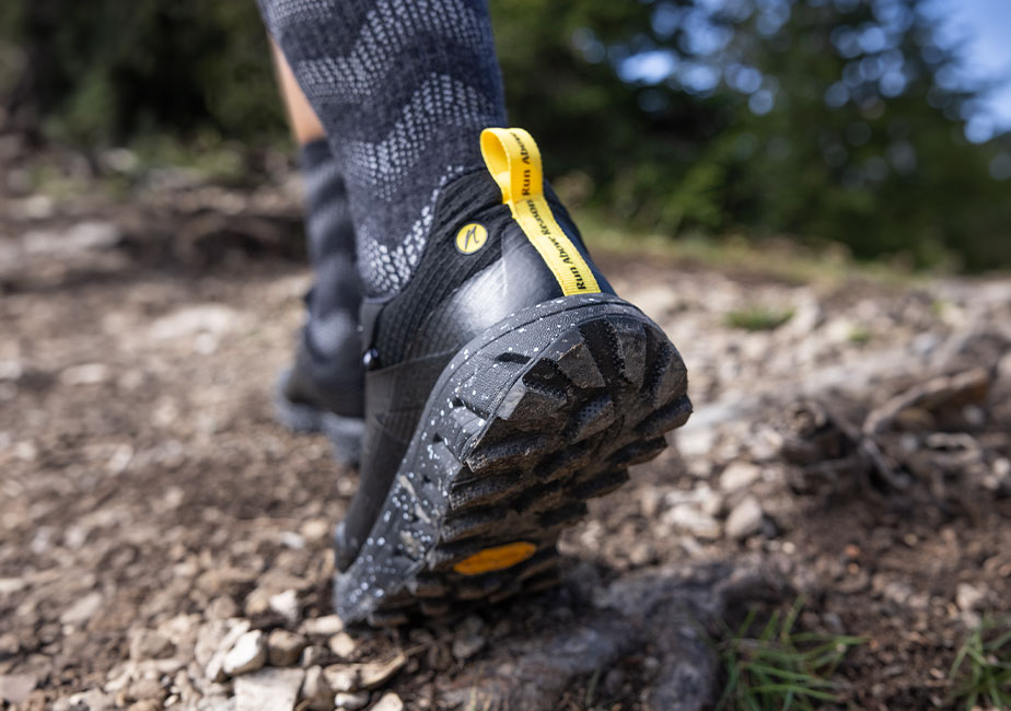 Die Vibramsohle des  Joe Nimble Explore Addict Trailschuh in schwarz