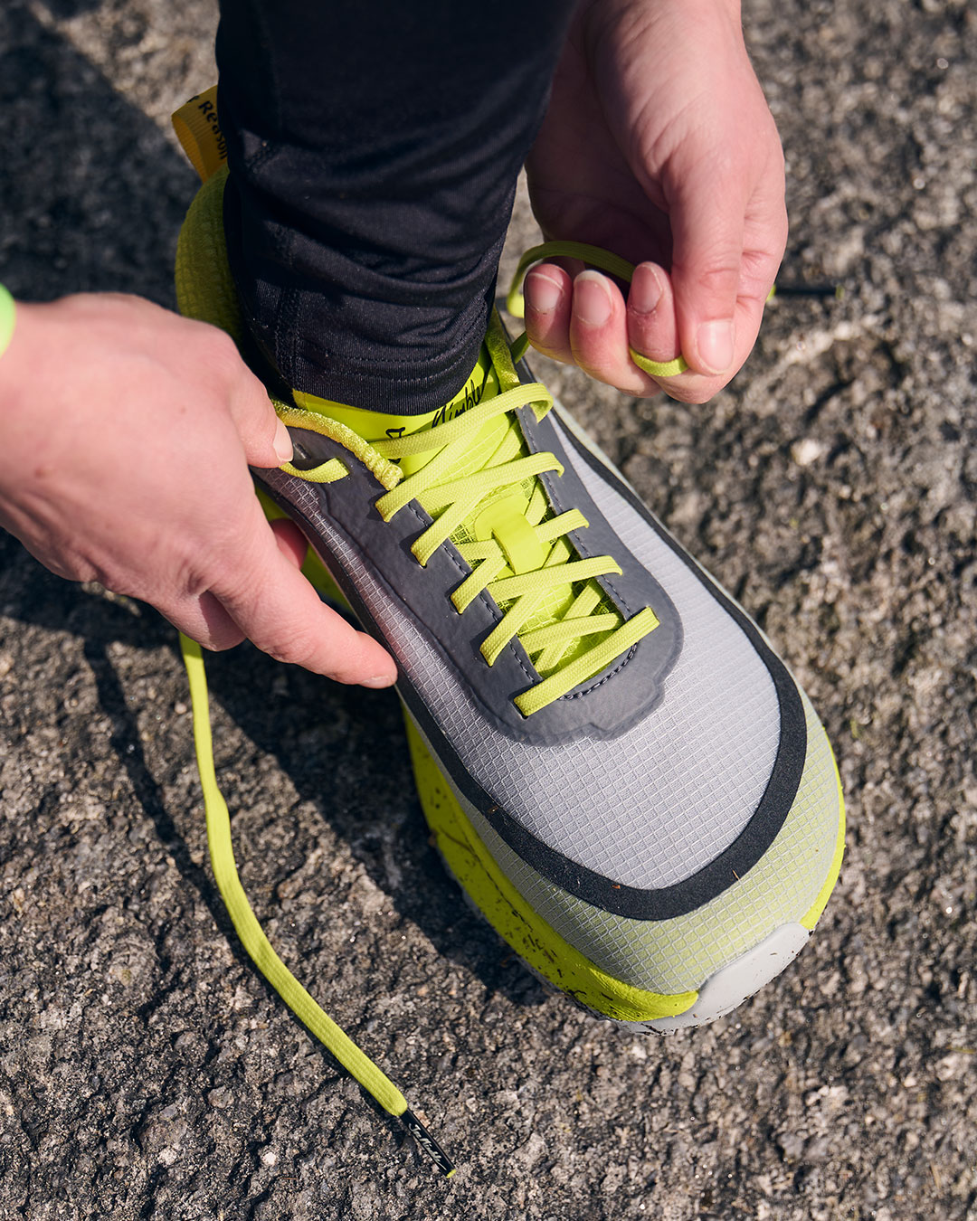 Trail Addict Flow Grau-Gelb Gravel Laufschuh