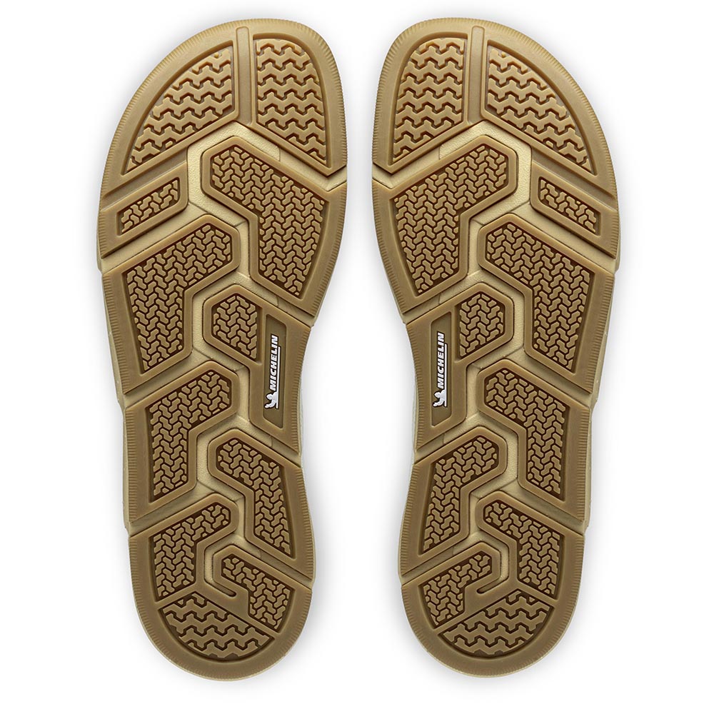 Die Michelin Sohle Joe Nimble Addict Laufschuh Paar in off white von unten