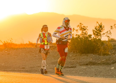 Läufer beim Badwater Ultramarathon