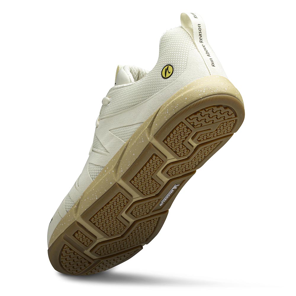 Die Michelin Sohle des Joe Nimble Addict Laufschuh in off white