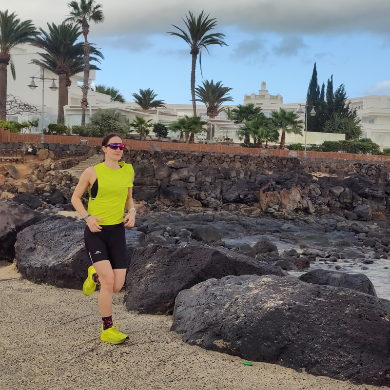 Reka beim Training mit dem Addict Pro-R Laufschuh in gelb